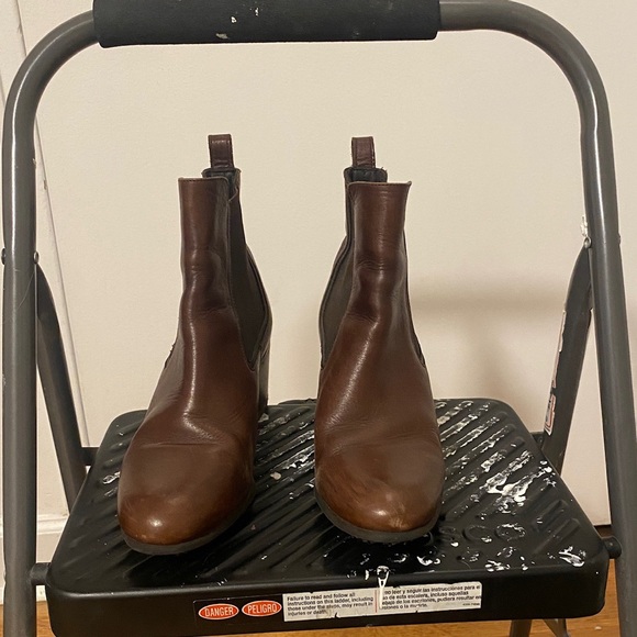 LIMITED EDITION Thursday Boot Company Duchess Bootie- brown leather- size 8 - Picture 2 of 4